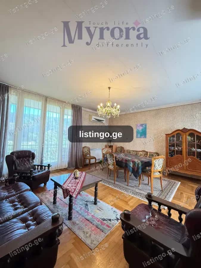იყიდება 5 ოთახიანი ბინა საბურთალოზე